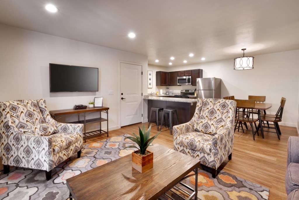 6H Spacious Redcliff Condo, Pool & Hot Tub Moab Dış mekan fotoğraf